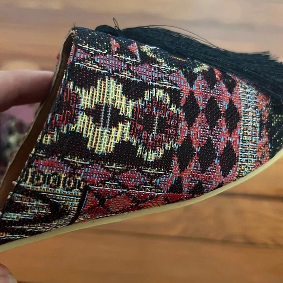 Silvia Cobos Tapestry Patterned Mules with Black Tassels - NWOT - Size 8 - Picture 3 of 8